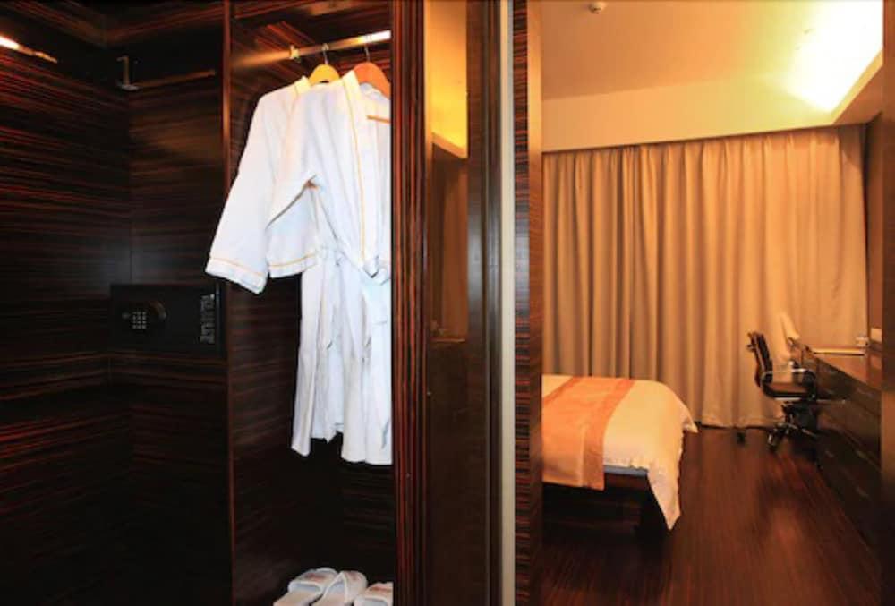 Guangzhou Heefun Apartment - Poly World Trading Center Shajing Bagian luar foto